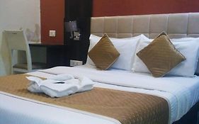 Avenue Hotel Sakinaka 2*